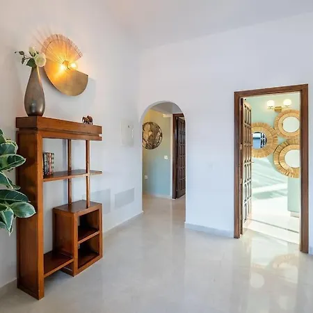 Casa De La Luna * Tías