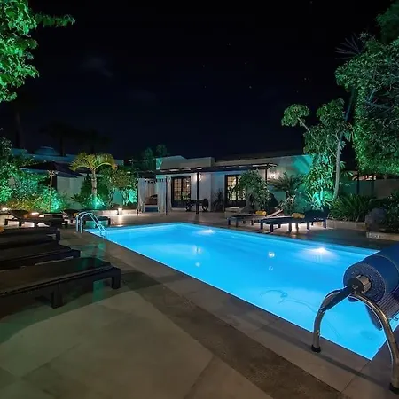 Casa De La Luna Tías