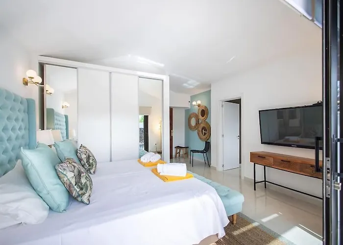 Casa De La Luna * Tías