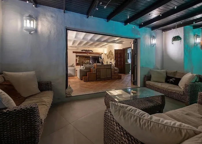 Casa De La Luna * Tías