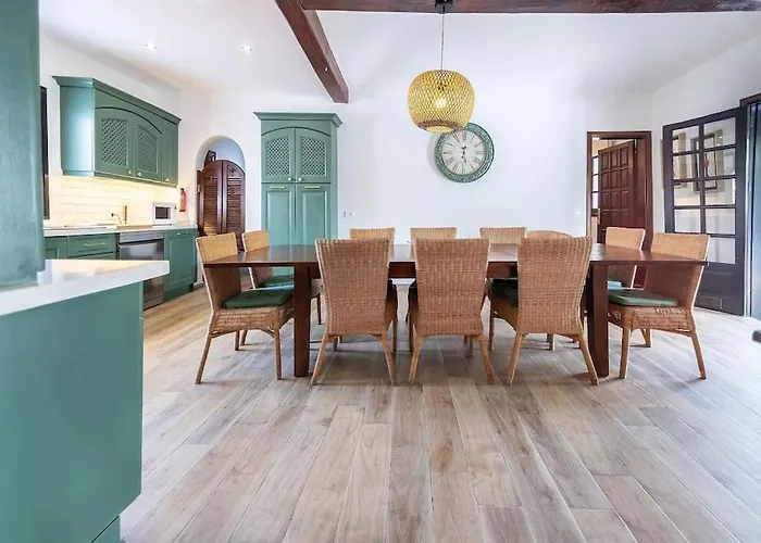 Casa De La Luna Тиас